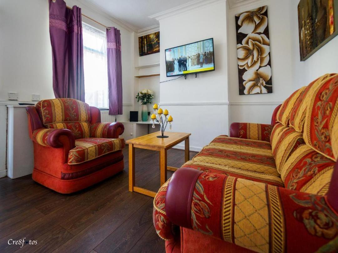 12 Cornwallis Lodge Family Room 1 Stoke-on-Trent Exterior photo