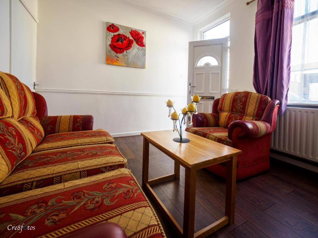 12 Cornwallis Lodge Family Room 1 Stoke-on-Trent Exterior photo